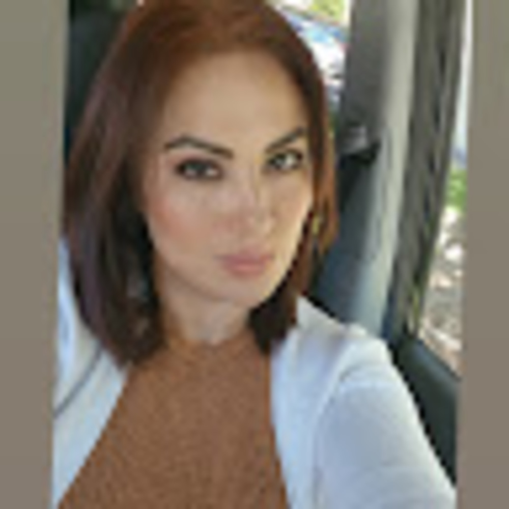 Meet your Posher, Mayra
